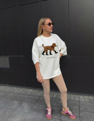 Футболка с принтом «Собака в сапогах», молочный