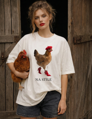 Футболка с принтом «Курица», молочный